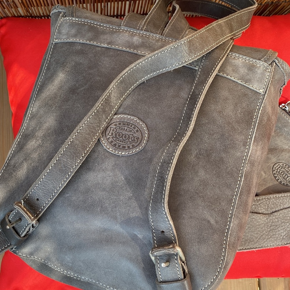 Leather ROOTS backpack w/pouch